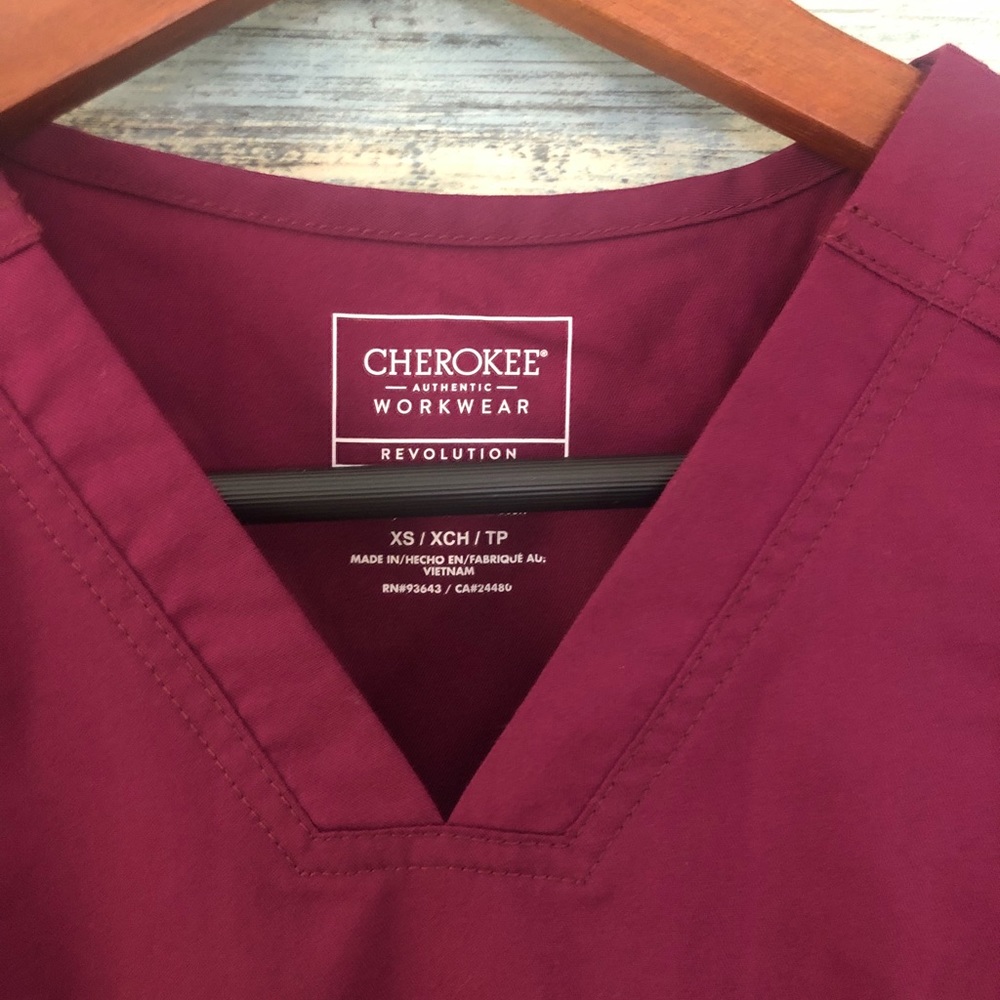 Cherokee scrubs pair